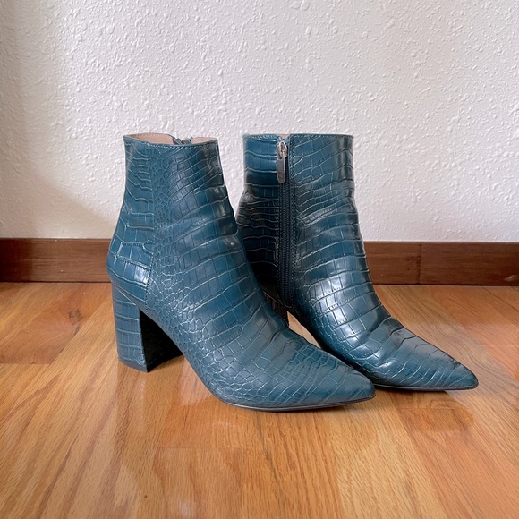 Teal Crocodile Boots - Picture 2 of 7